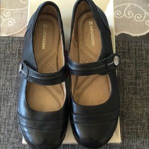 Naturalizer Rhode Mary Jane Flat.